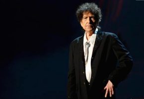 Bob Dylan vende su música a Universal Music por más de 200 millones de euros